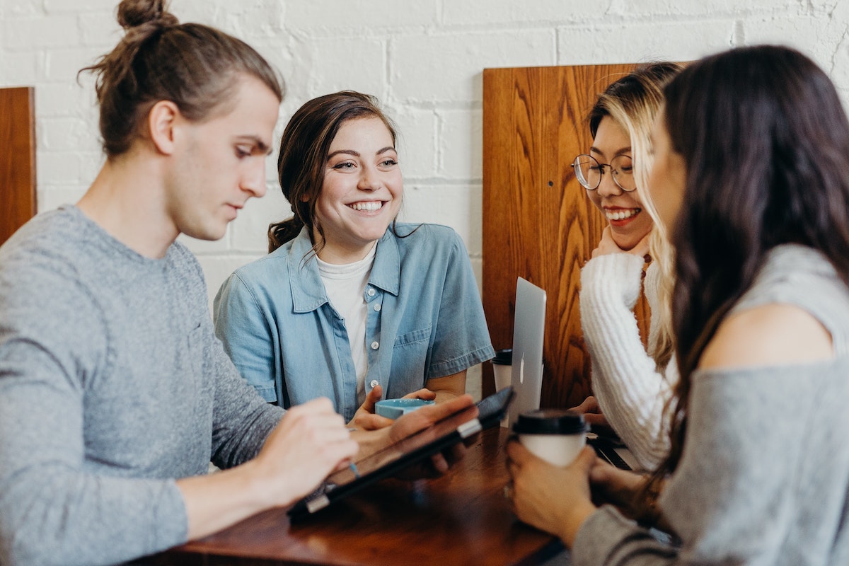 "Bénéficiez d’un accompagnement sur mesure avec Easy Expert à Vannes, à chaque étape de la vie de votre entreprise : création, développement, gestion et transmission."