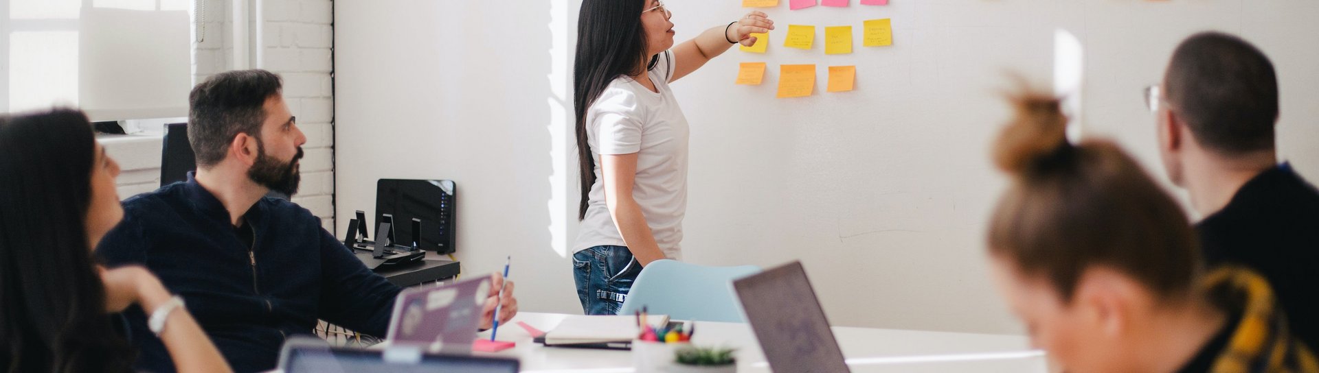 "Facilitez la création et le développement de votre entreprise avec Easy Expert à Cosne-Cours-sur-Loire : un accompagnement personnalisé pour concrétiser vos projets et assurer votre réussite."