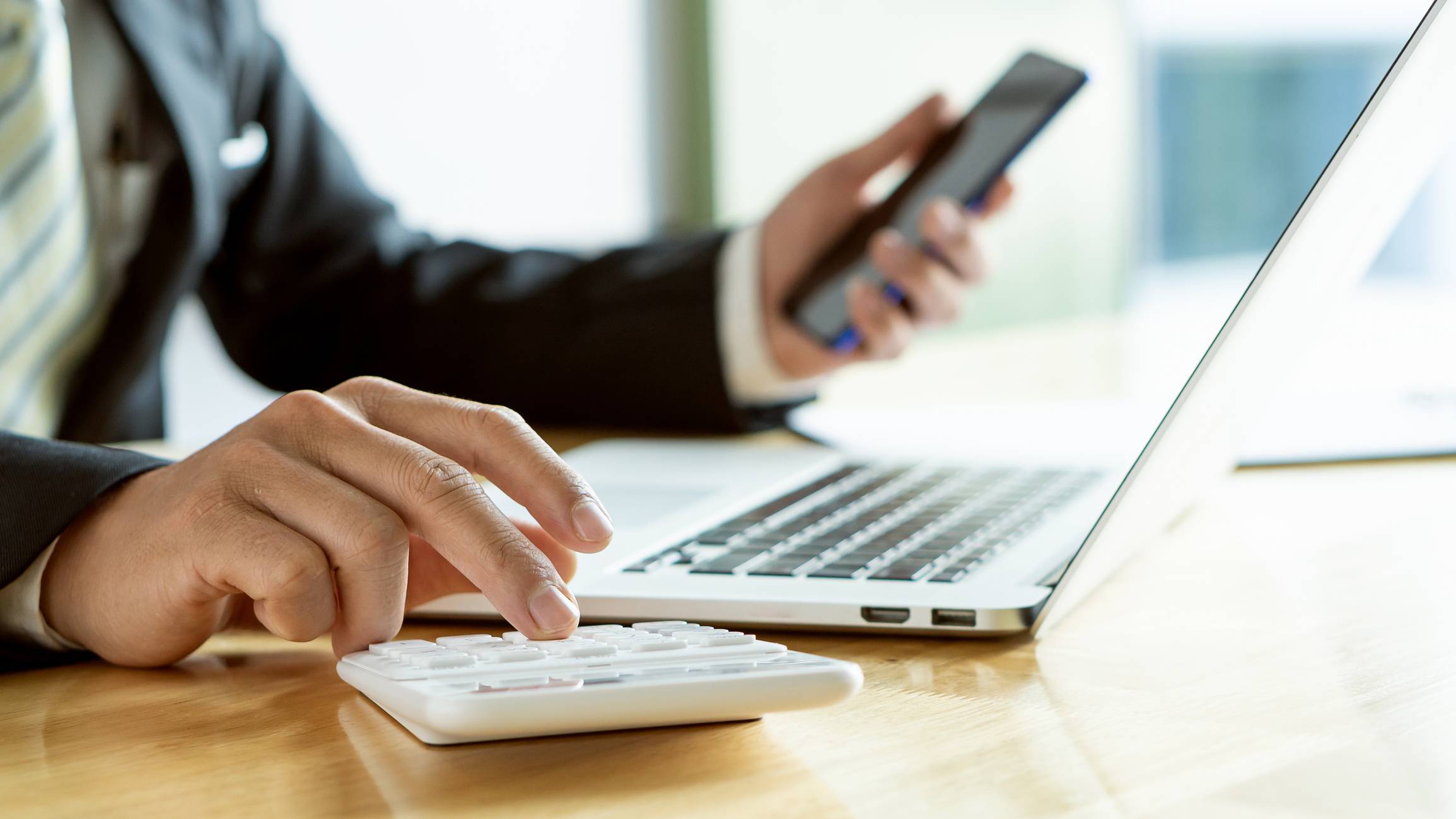 Anticipez les changements législatifs et numériques avec Easy Expert à Gray : des solutions innovantes pour sécuriser et optimiser la gestion de votre entreprise !