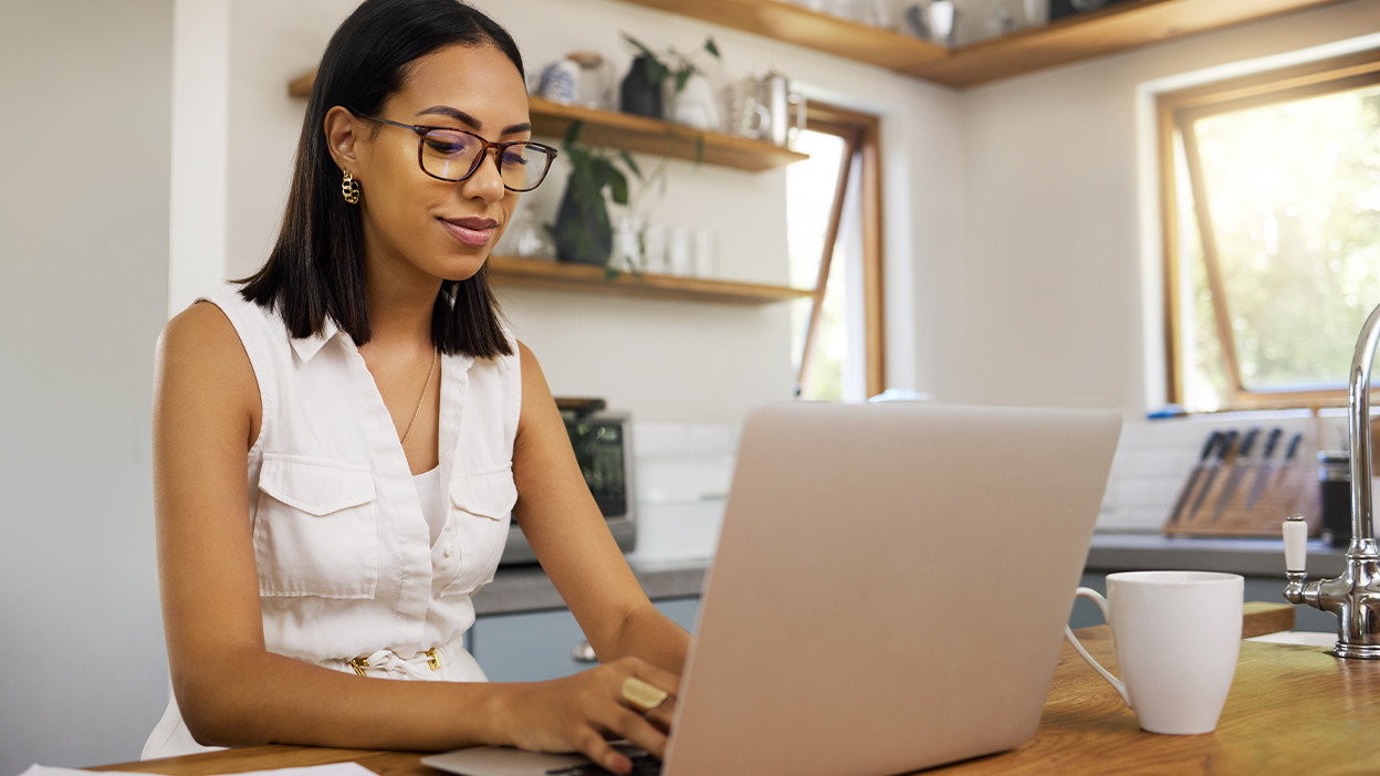 Chez Easy Expert à Lyon, profitez d'une adaptation rapide aux évolutions légales et technologiques : des solutions modernes pour sécuriser et optimiser la gestion de votre entreprise !