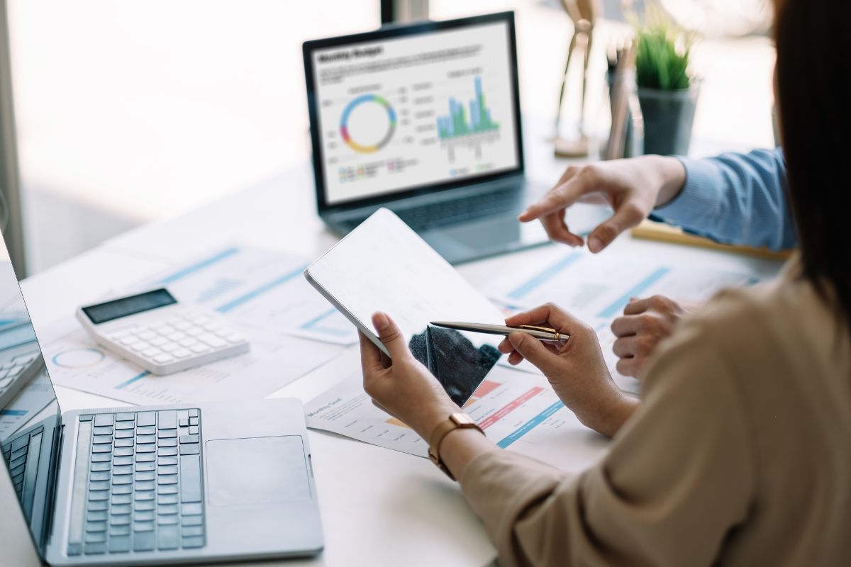 "Découvrez comment un expert-comptable en ligne chez Easy Expert à Boulogne-sur-Mer peut optimiser la rentabilité de votre entreprise : gestion financière précise, réduction des coûts et accompagnement stratégique. Easy Expert, votre partenaire pour une croissance durable."