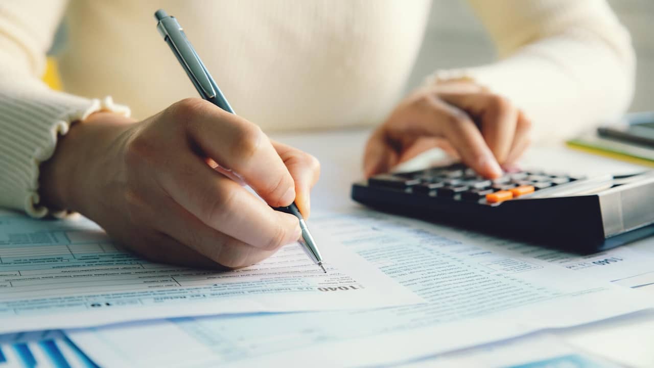 "Assurez votre conformité avec Easy Expert à Amiens : une gestion précise et simplifiée de vos déclarations sociales obligatoires pour gagner du temps et éviter les erreurs administratives."