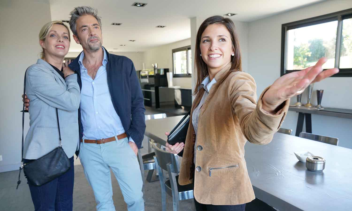 Experts-comptables au service des agents immobiliers indépendants, anticipez les tendances du marché et adaptez votre gestion comptable et financière aux nouvelles réglementations. Avec Easy Expert, optimisez vos stratégies et sécurisez votre croissance.
