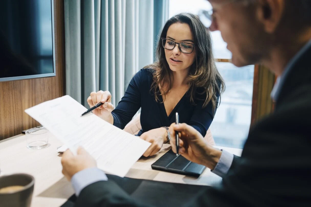 Avec un expert-comptable spécialisé chez Easy Expert, développez une communication efficace et rentable pour attirer plus de clients et fidéliser votre audience.