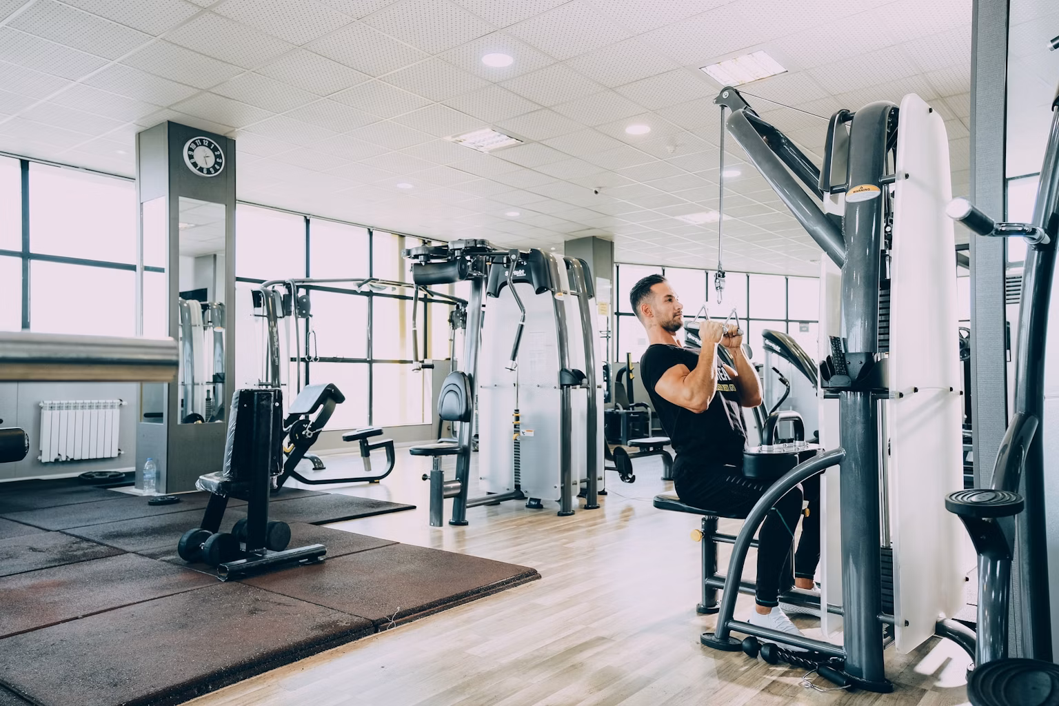 Anticipez les tendances du marché du fitness avec Easy Expert ! Analyse financière, adaptation stratégique et optimisation comptable Un accompagnement sur-mesure pour faire évoluer votre salle de sport et rester compétitif !