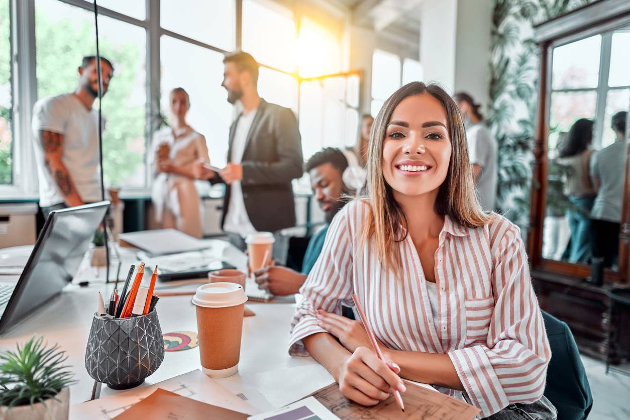 Easy Expert accompagne les agences marketing avec disponibilité, pédagogie et transparence. Nos experts-comptables vous expliquent chaque étape clairement et restent à l’écoute de vos besoins. Collaborez avec un partenaire fiable et accessible, au service de votre croissance.