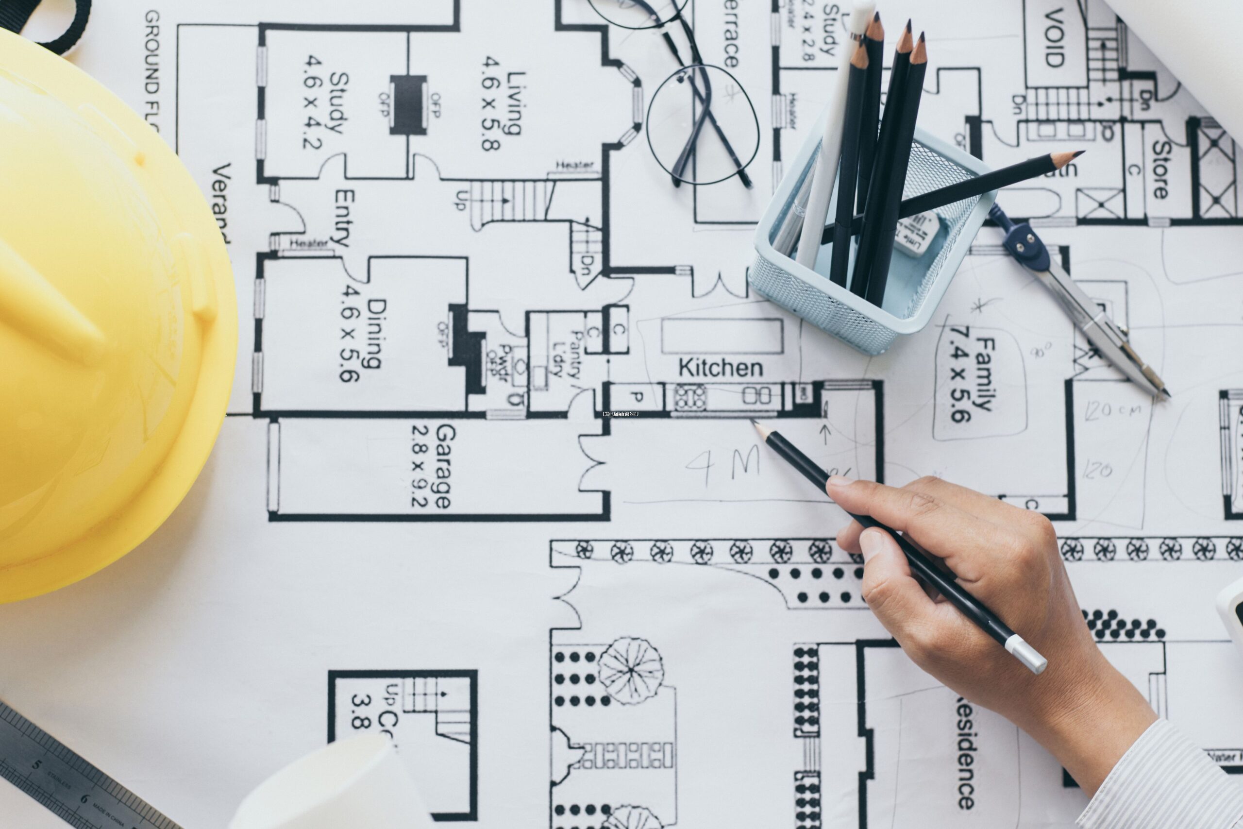 Avec un expert-comptable spécialisé chez Easy Expert, accompagné d'une analyse approfondie et d'un plan financier sécurisé pour éviter les imprévus et assurer la pérennité de votre entreprise.