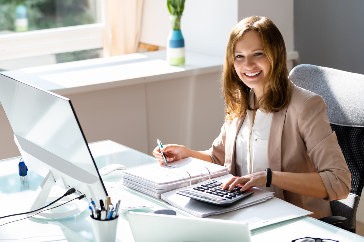 Oui, chez Easy Expert, votre expert-comptable peut aussi gérer la paie de votre boutique de téléphonie. Contrats, bulletins, déclarations : tout est centralisé pour une gestion simplifiée et conforme. Gagnez du temps et restez serein.