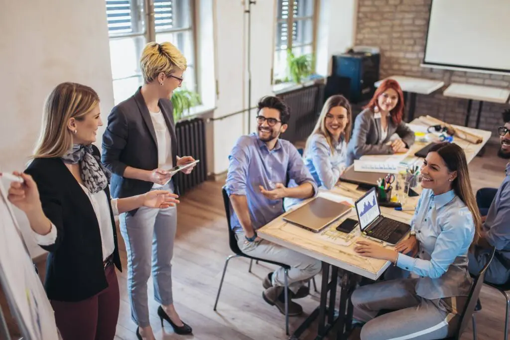 Transformez votre bureau de tabac en commerce multi-services avec l’accompagnement d’un expert-comptable Easy Expert. Diversifiez vos revenus en toute sécurité.