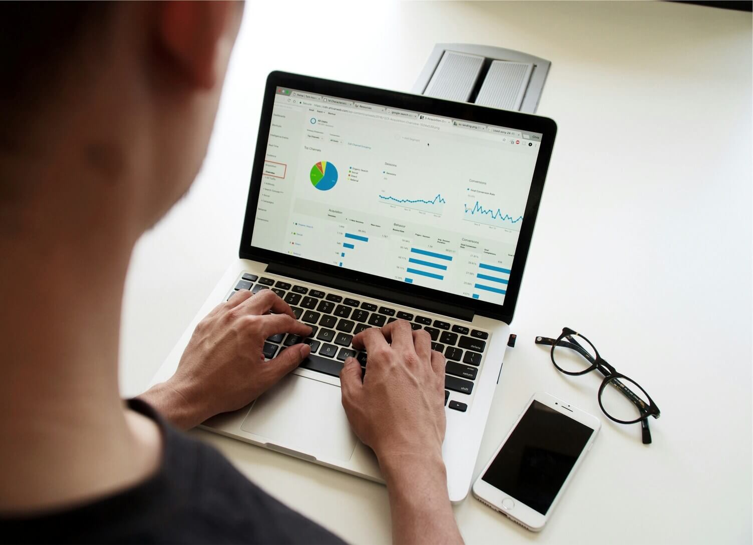 Gagnez du temps et réduisez les erreurs comptables dans votre compagnie d'assurance avec un expert-comptable spécialisé ! Easy Expert vous accompagne pour une gestion financière optimisée et sans risques.