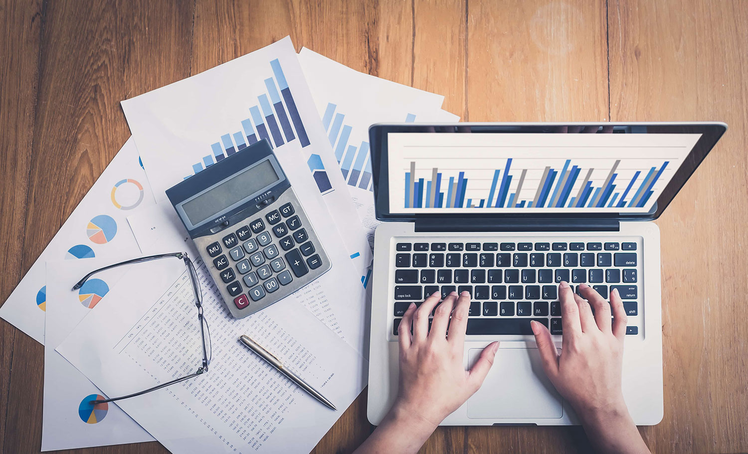 Optez pour l'externalisation comptable et optimisez la gestion de votre concession automobile ! Avec Easy Expert , gratuit avec un suivi financier précis et d'une comptabilité simplifiée pour plus d'efficacité et de rentabilité.