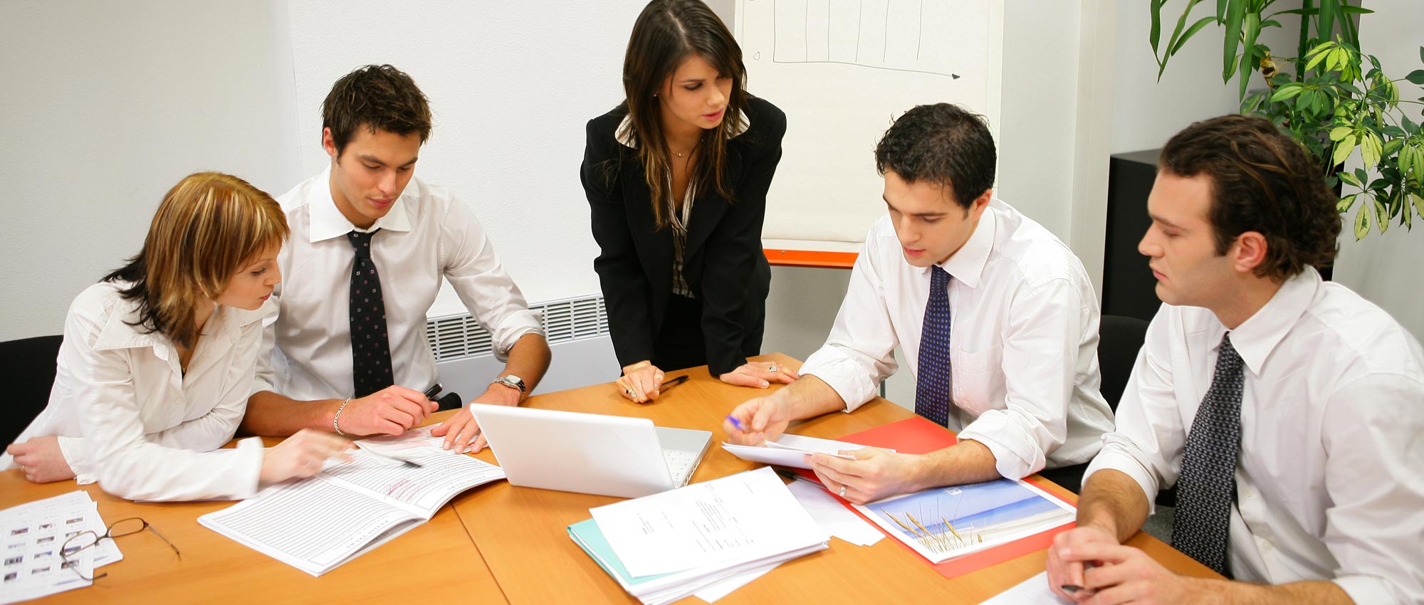 Chez Easy Expert, nos experts-comptables accompagnent les conseillers en gestion des risques dans la gestion de leurs partenariats ou associés. Statuts, répartition des bénéfices, conventions : tout est structuré pour assurer une collaboration claire, équilibrée et durable.