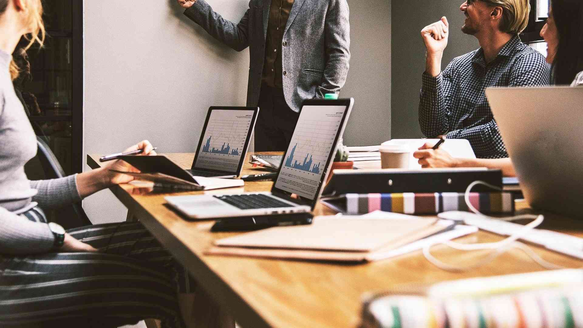 Chez Easy Expert, nos experts-comptables accompagnent les conseillers en investissement en cryptomonnaie dans leur expansion internationale. Structuration juridique, fiscalité transfrontalière, conformité : tout est anticipé pour développer votre activité Web3 à l’échelle mondiale en toute sécurité.