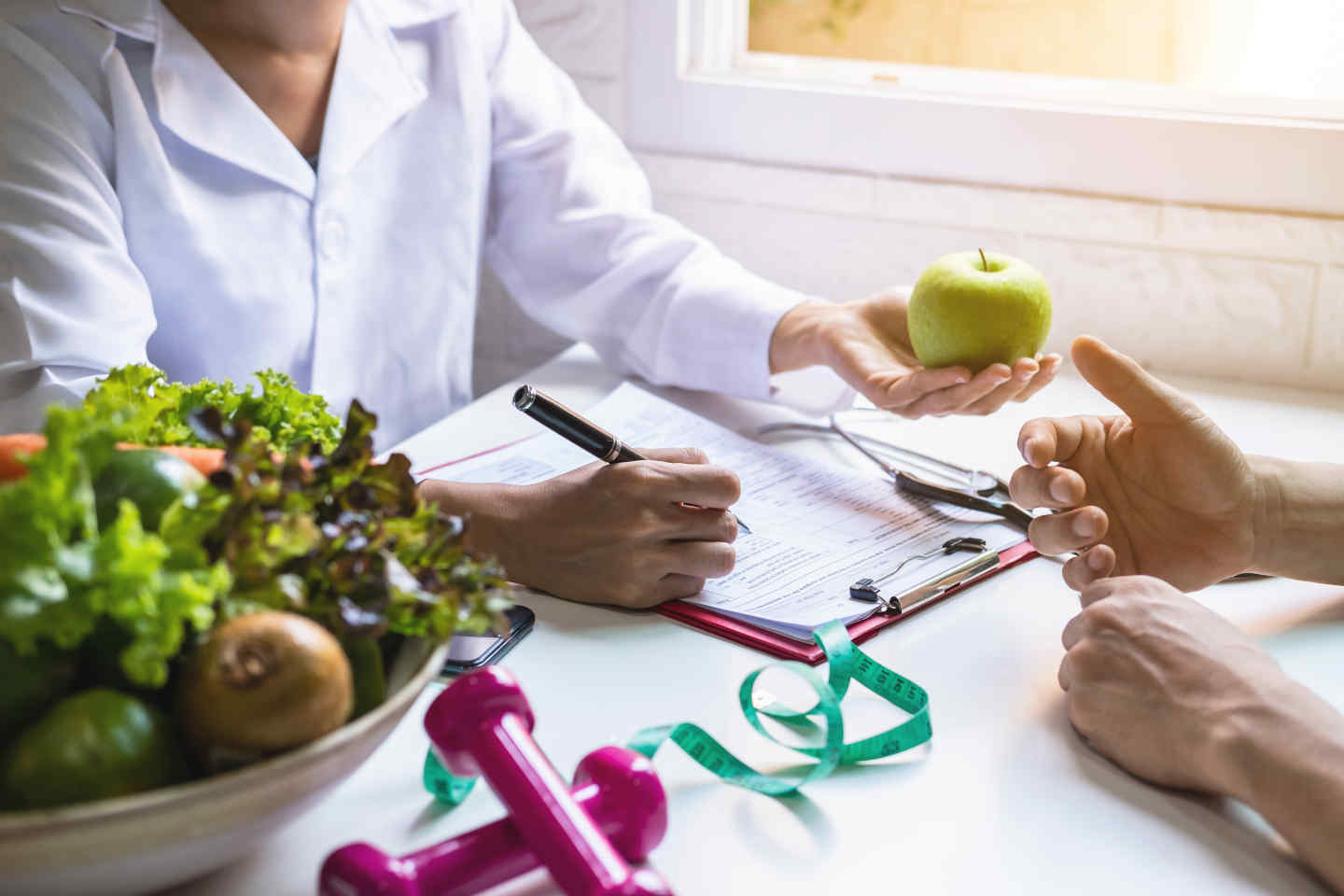 Optimisez la gestion comptable quotidienne de votre activité de diététicienne avec un expert-comptable spécialisé ! Easy Expert vous accompagne pour une comptabilité simplifiée et une meilleure rentabilité.