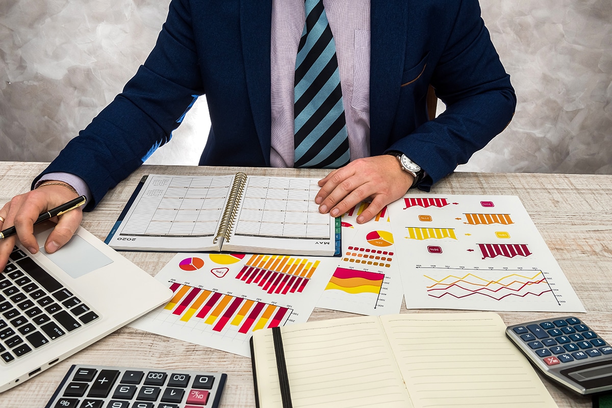 Maîtrisez la gestion de la trésorerie dans la formation avec un expert-comptable spécialisé chez Easy Expert. Suivi des flux, anticipation des échéances, optimisation des financements : un accompagnement sur mesure pour garantir la solidité financière de votre organisme de formation.