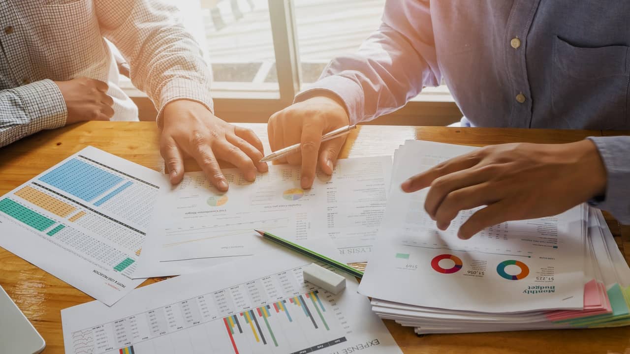 Assurez un suivi efficace des indicateurs de performance long terme avec Easy Expert. Analyse des résultats, projection financière, tableaux de bord personnalisés : pilotez votre stratégie avec une vision claire et durable de vos objectifs.