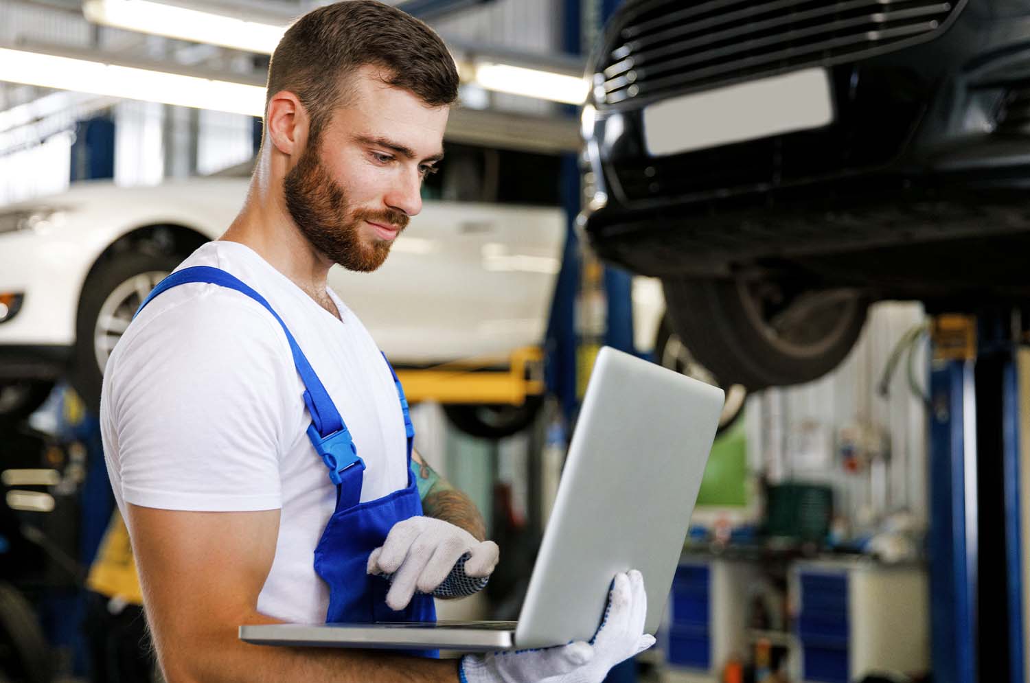 Anticipez les évolutions du marché automobile et adaptez votre stratégie avec un expert-comptable spécialisé ! Easy Expert vous accompagne pour optimiser la gestion financière de votre garage et assurer sa croissance. 