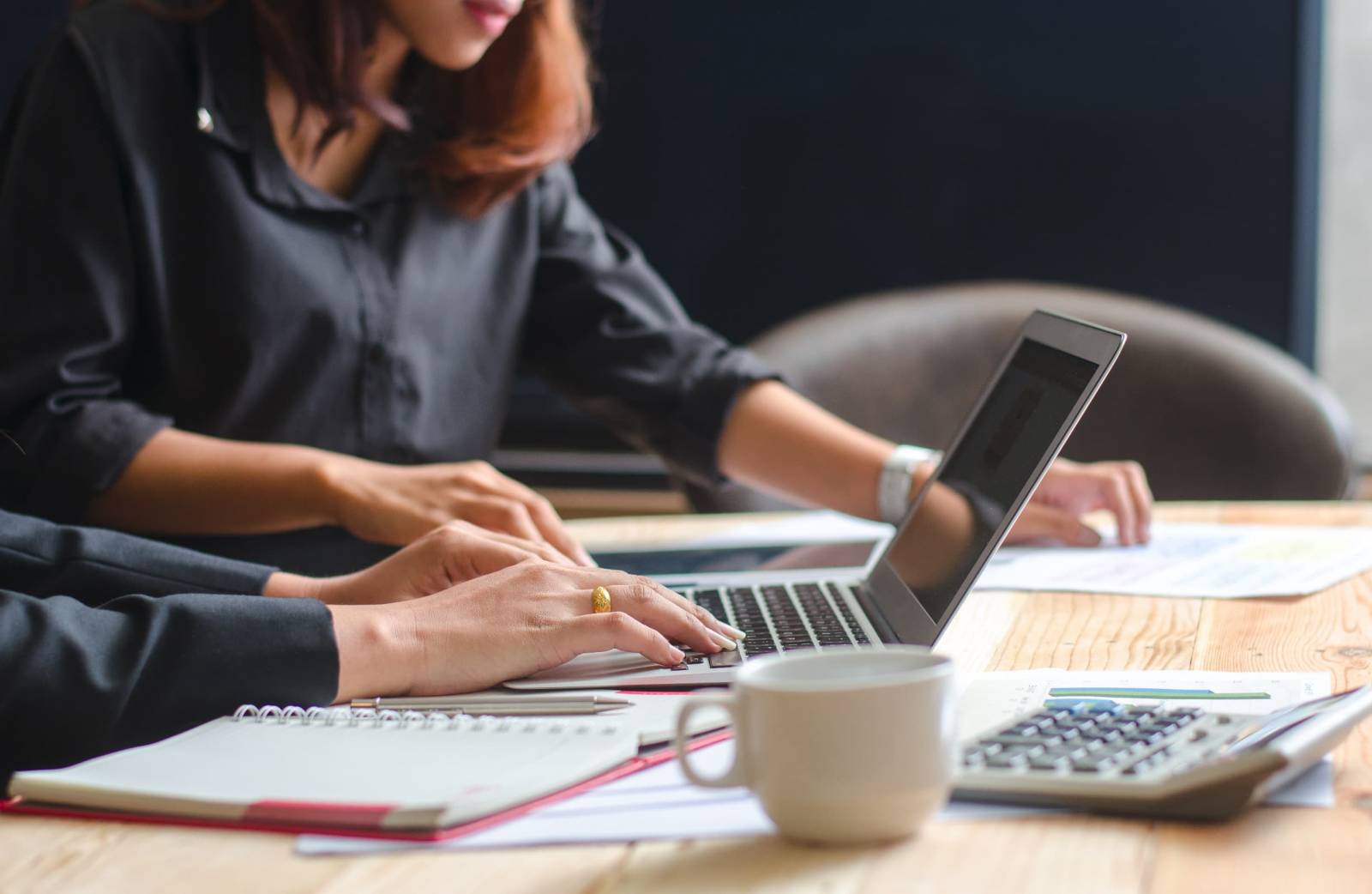 Anticipez les évolutions du marché et adaptez votre stratégie avec un expert-comptable spécialisé pour magasin ! Easy Expert vous accompagne pour rester compétitif et sécuriser la croissance de votre activité.