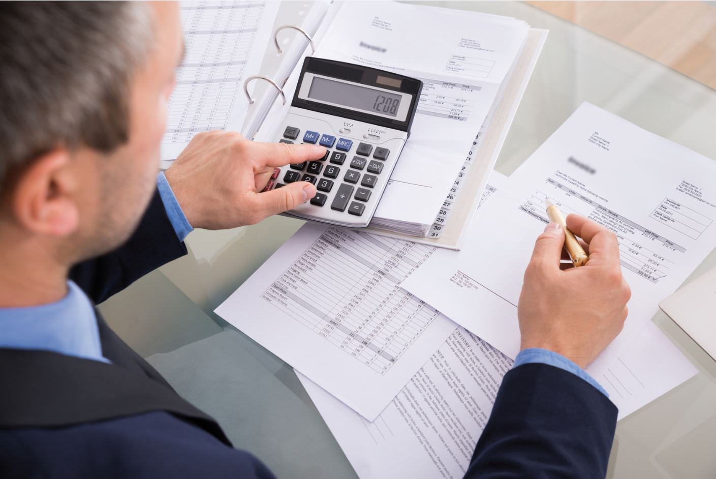 Confiez la gestion de la paie et des ressources humaines à Easy Expert, spécialiste des plâtriers-plaquistes. Nos experts-comptables assurent un traitement conforme des salaires, contrats et déclarations sociales. Gagnez du temps et sécurisez votre gestion du personnel.