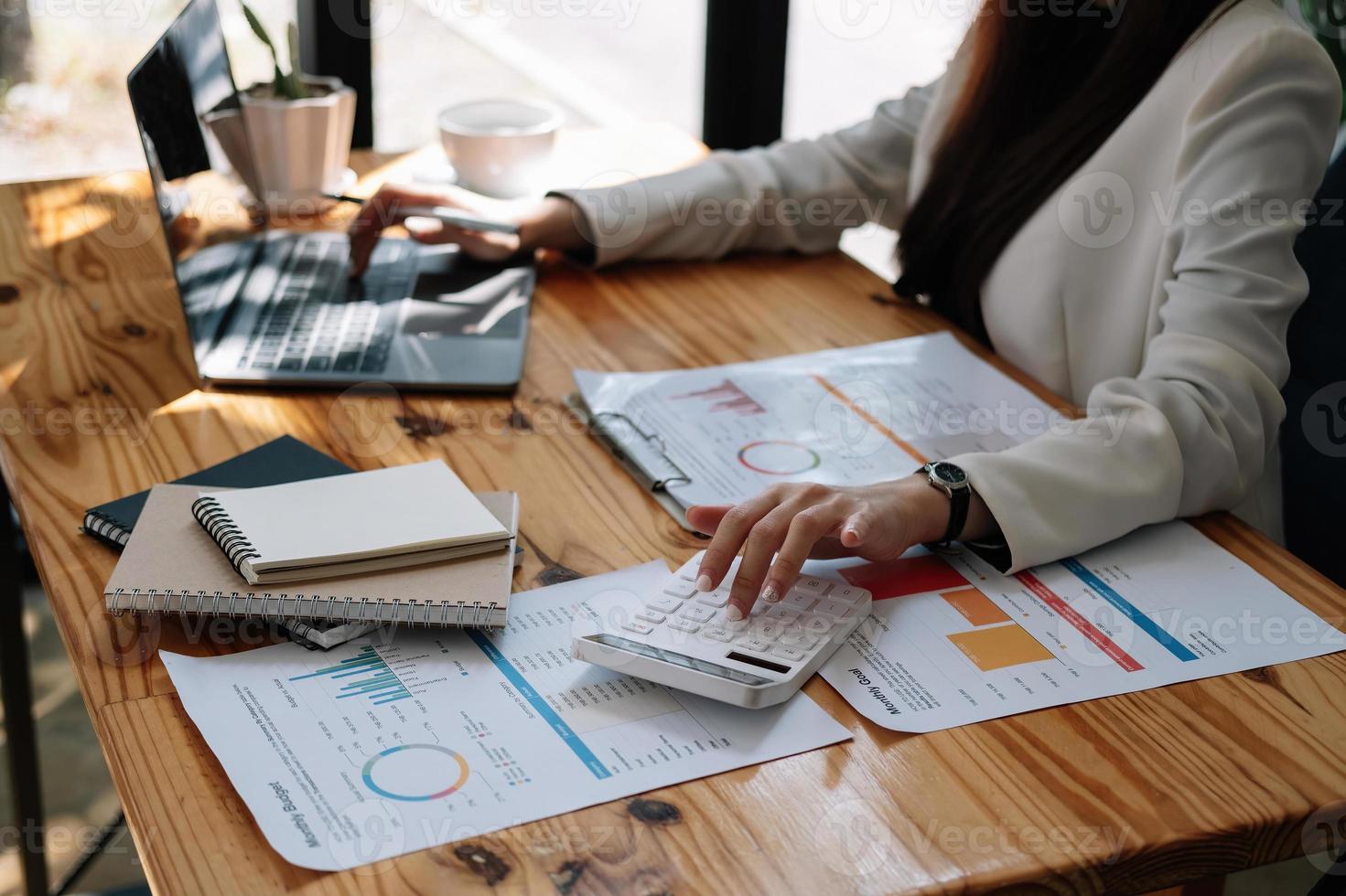 Optez pour l'externalisation comptable et optimisez la gestion financière de votre société de nettoyage industriel avec un expert-comptable Easy Expert. Gagnez en efficacité et en rentabilité.