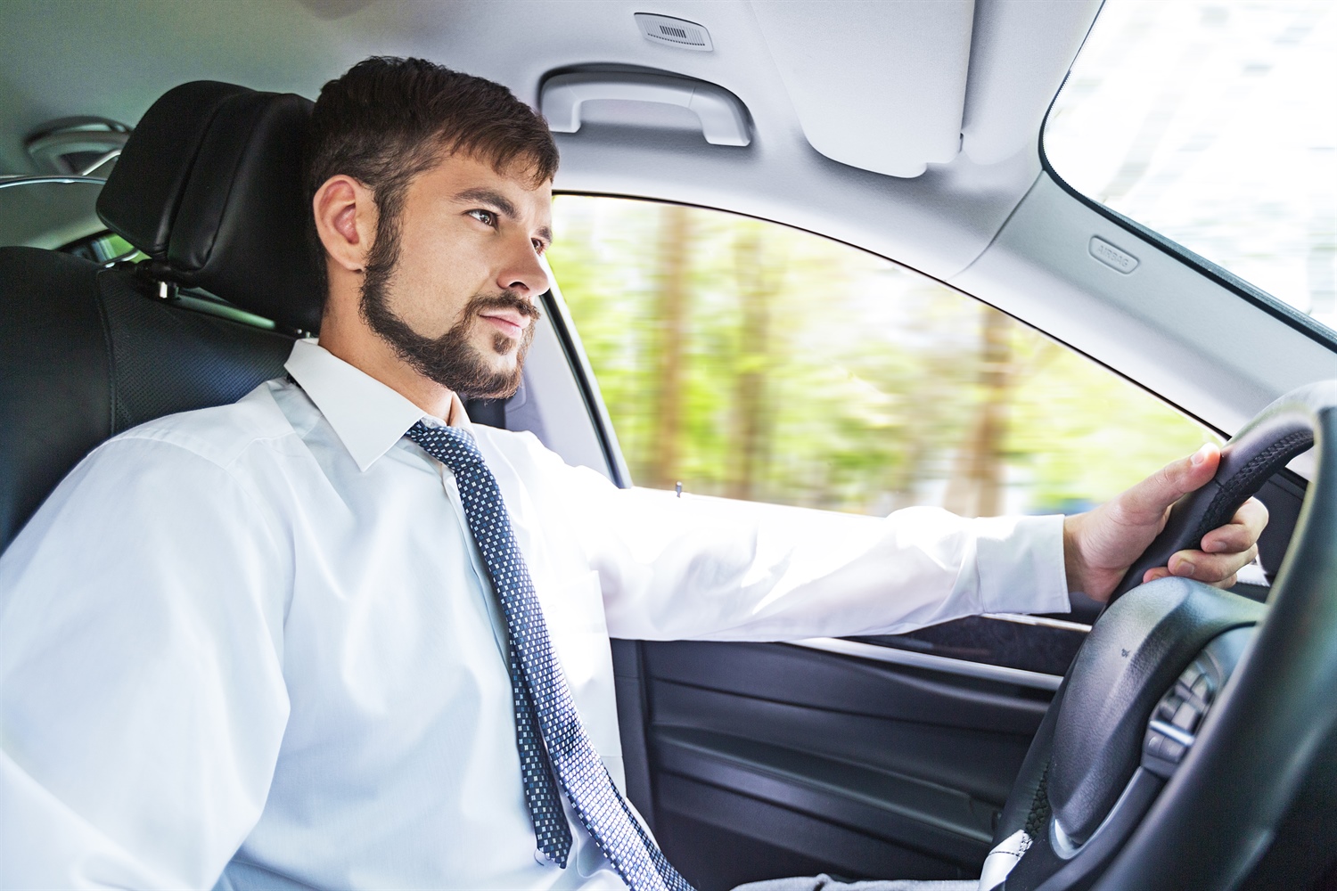 Chez Easy Expert, l’expert-comptable pour sociétés de transport de personnes prend en charge les missions essentielles : comptabilité, gestion de la paie, fiscalité et suivi des coûts. Il vous aide à piloter votre activité efficacement et à rester conforme aux obligations du secteur.