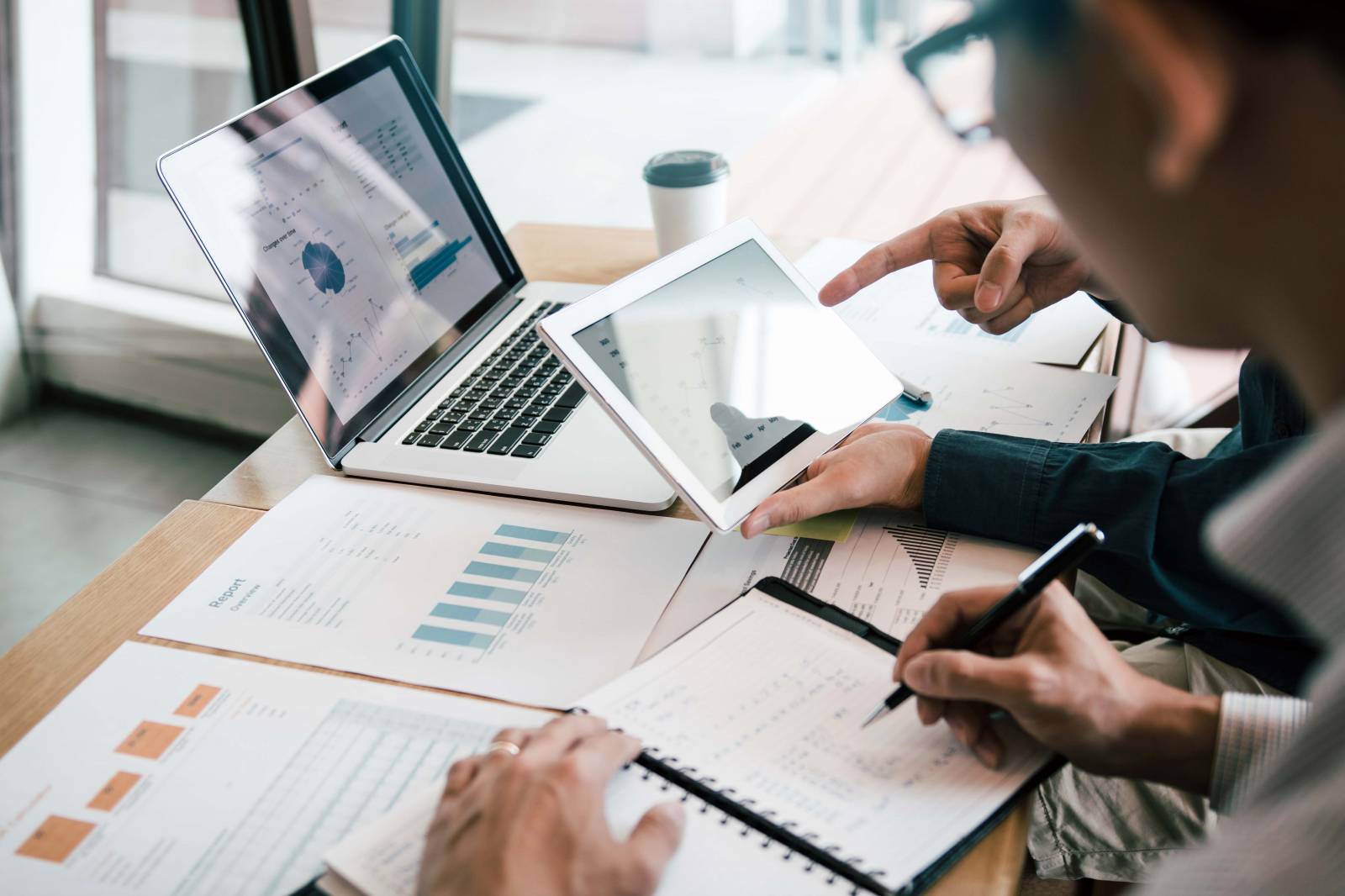 Accélérez la digitalisation de vos opérations de prêt avec un expert-comptable Easy Expert. Optimisez la performance et la conformité de votre solution de prêts entre particuliers.