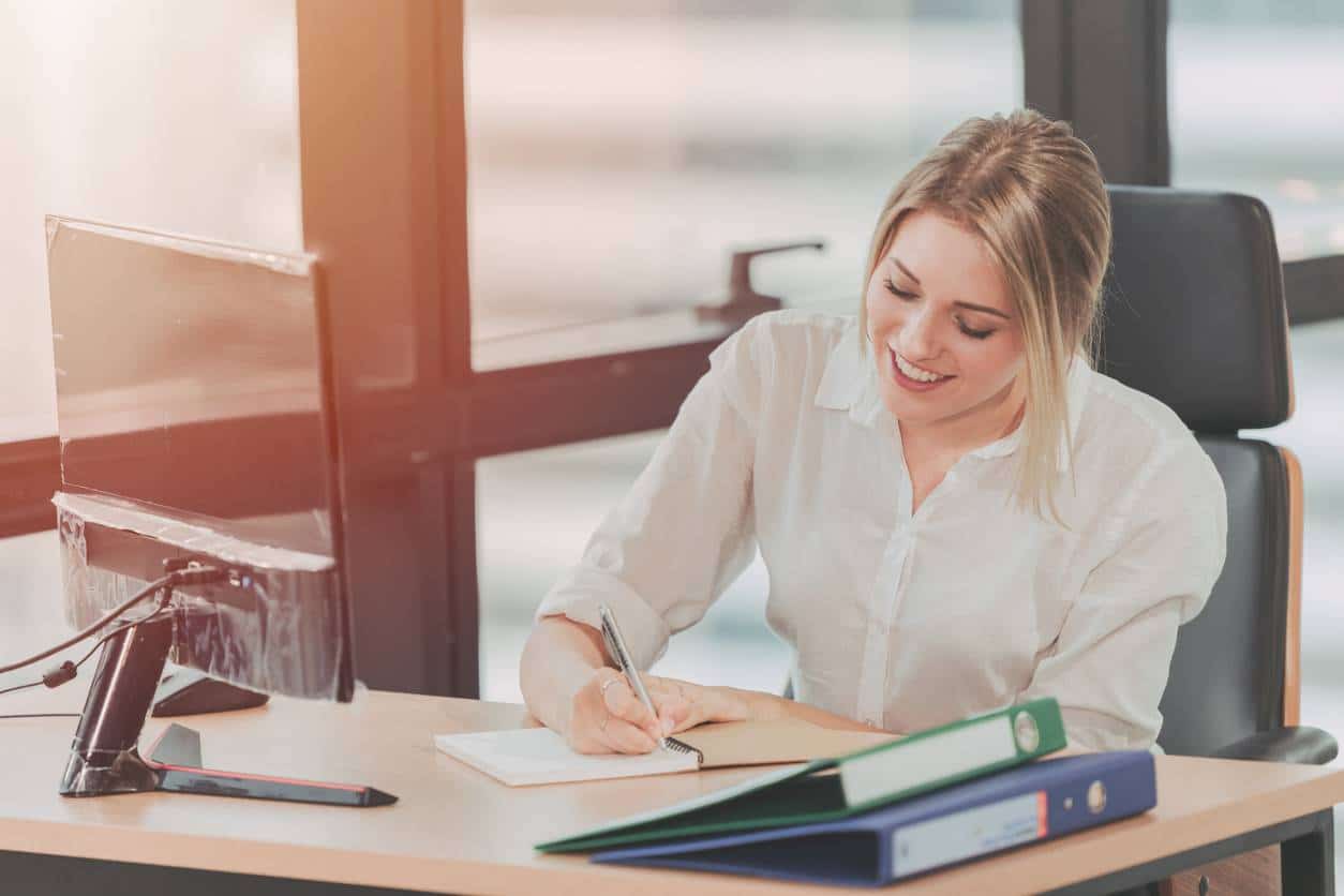 Chez Easy Expert, les tonnelleries bénéficient d’un accompagnement sur mesure pour gérer leurs charges et marges de façon stratégique. Nos experts-comptables analysent vos coûts, optimisent votre rentabilité et vous aident à piloter une production artisanale performante.