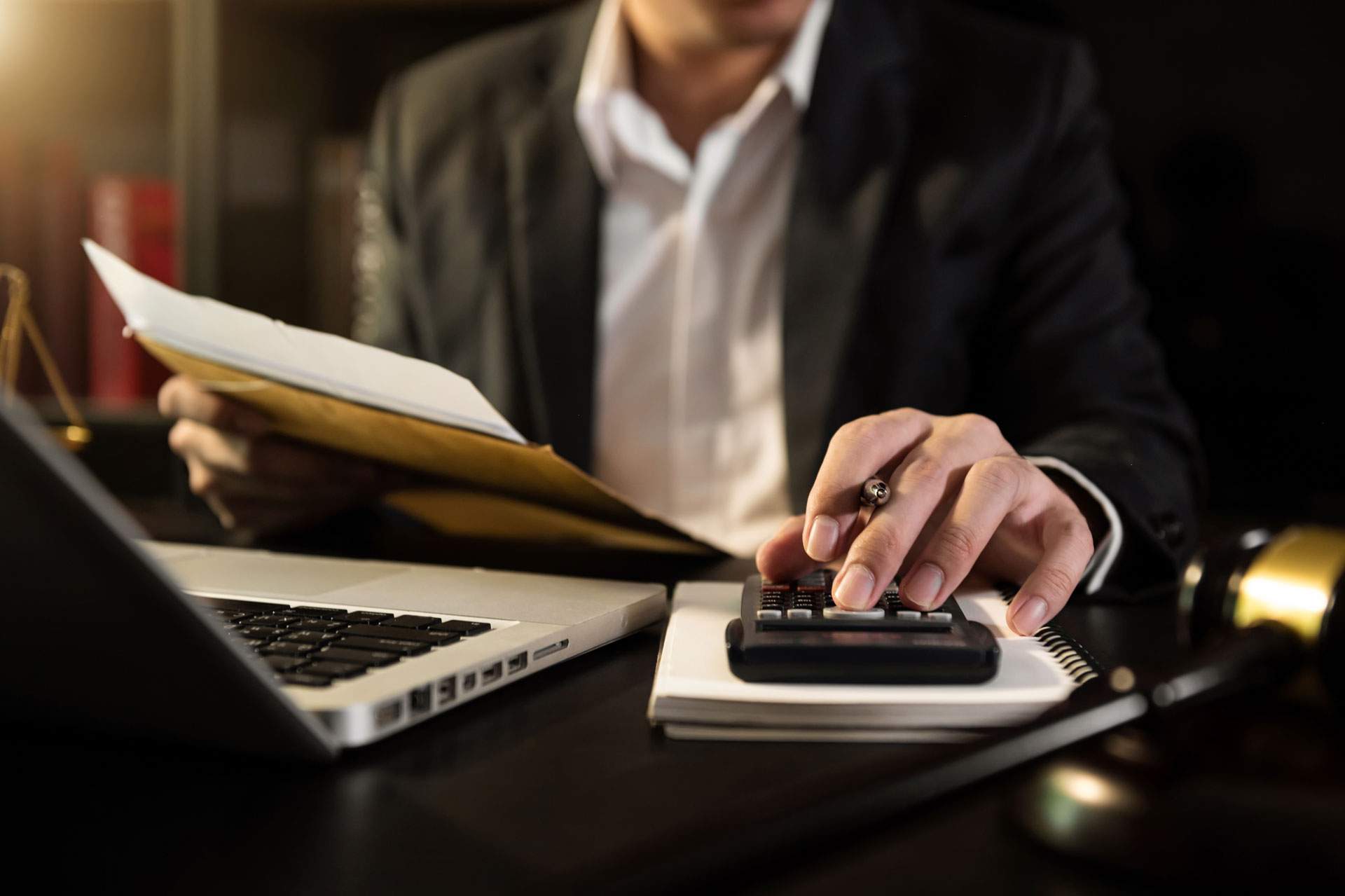  Un expert-comptable spécialisé chez Easy Expert vous aide à protéger vos gains, optimisez votre fiscalité et organisez la transmission de votre activité en toute sérénité. 