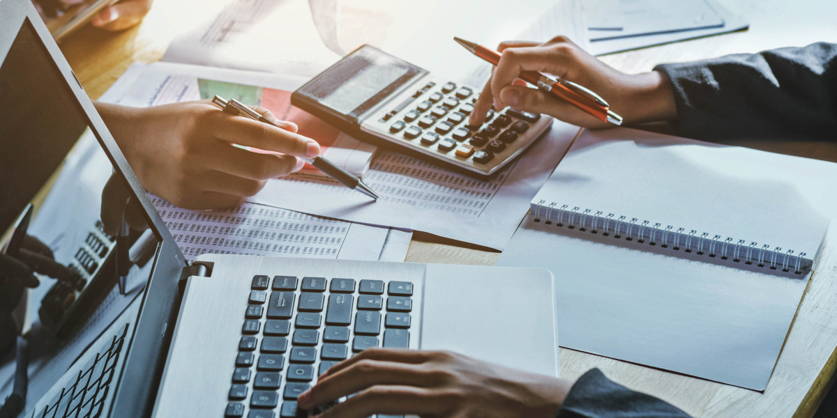 "À Clisson, bénéficiez de l’expertise de comptables en formation continue pour un service toujours à jour des dernières normes. Easy Expert garantit une gestion comptable précise et conforme."