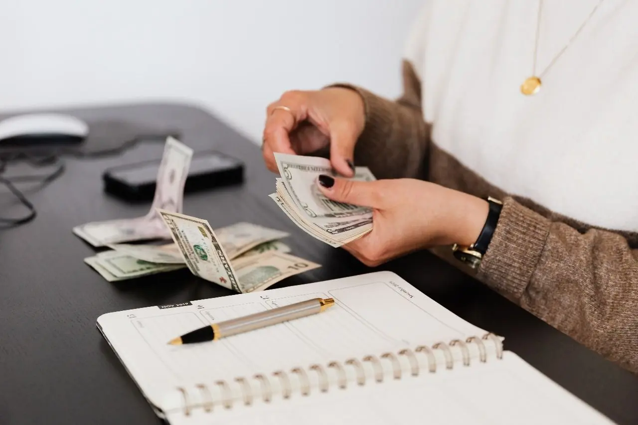 Simplifiez la gestion de la paie et des obligations sociales avec Easy Expert à Lure : des solutions personnalisées pour garantir votre conformité et optimiser votre temps !