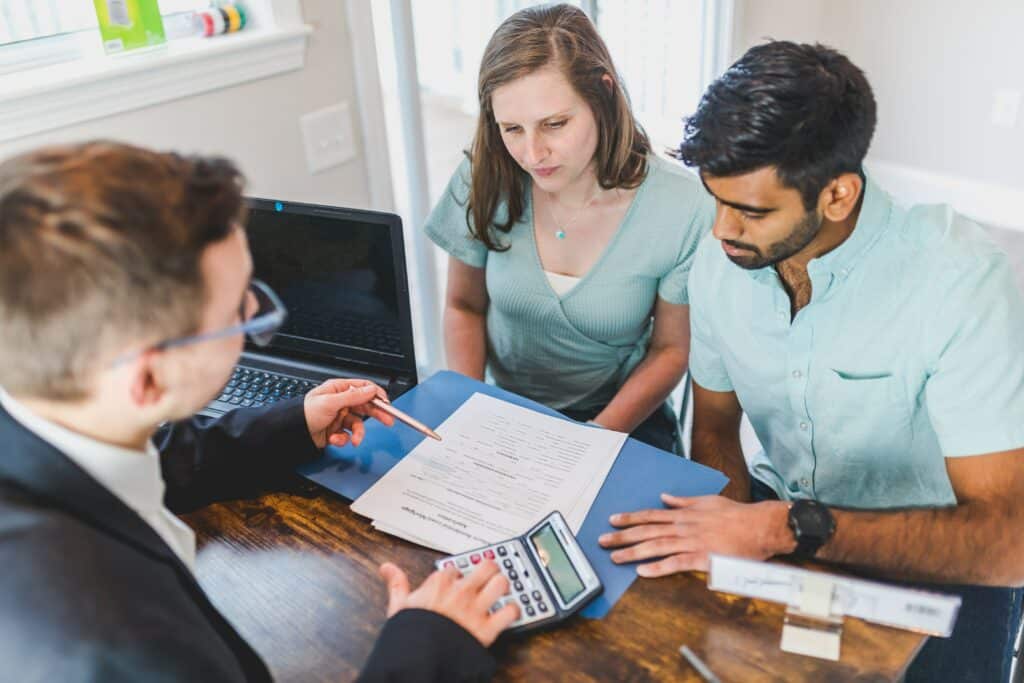 "À Gien, Easy Expert accompagne les dirigeants dans la gestion de leur patrimoine. Optimisez et sécurisez vos actifs professionnels et personnels avec des conseils sur mesure."