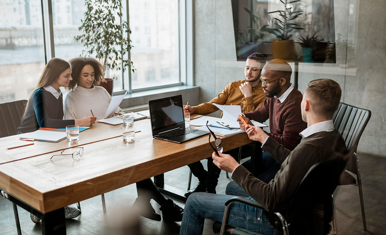 Gestion des obligations sociales et accompagnement en droit du travail à Le Blanc pour assurer la conformité légale et soutenir une relation employeur-employé harmonieuse.