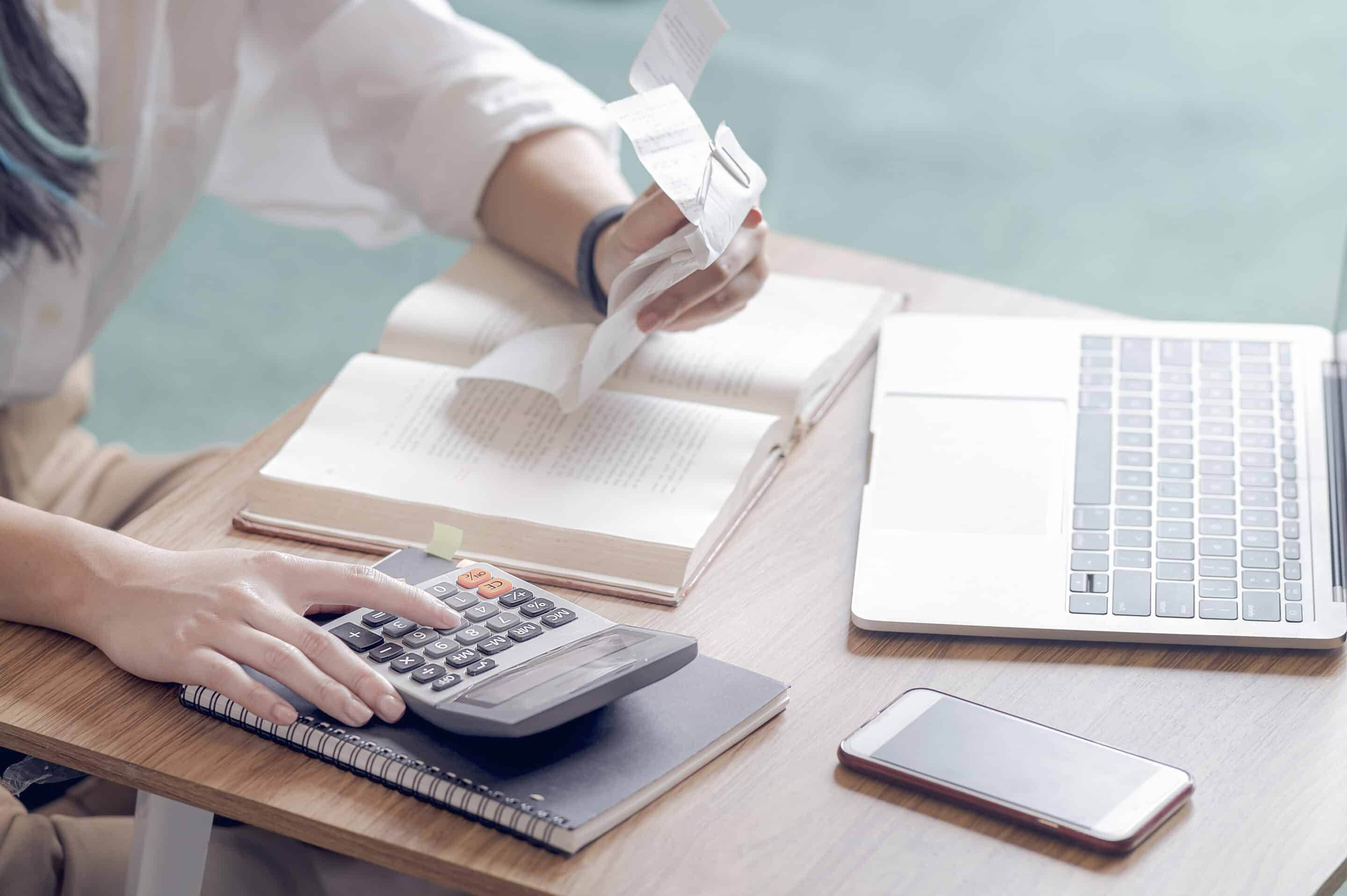 "Simplifiez la tenue et la gestion de votre comptabilité à Saumur avec des experts dédiés : des solutions sur mesure pour une conformité fiscale et une performance financière optimale."