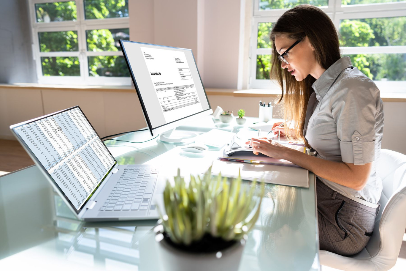 "Chez Easy Expert à La Flèche, l'expertise comptable moderne offre des bénéfices durables pour votre entreprise. Optimisez votre gestion, sécurisez votre croissance et assurez une performance durable grâce à nos solutions innovantes et adaptées."