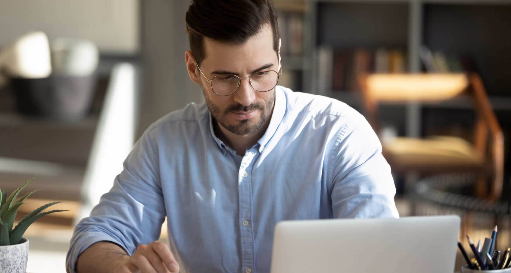 "Easy Expert à Castres accompagne une diversité de secteurs grâce à son expertise comptable. Profitez d'un suivi personnalisé pour optimiser la gestion financière de votre entreprise, quel que soit votre domaine d'activité."
