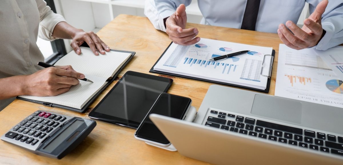 "Découvrez les tendances innovantes des services d'expertise comptable en ligne avec Easy Expert aux Sables-d'Olonne. Des solutions digitales modernes pour simplifier votre gestion et optimiser vos performances."