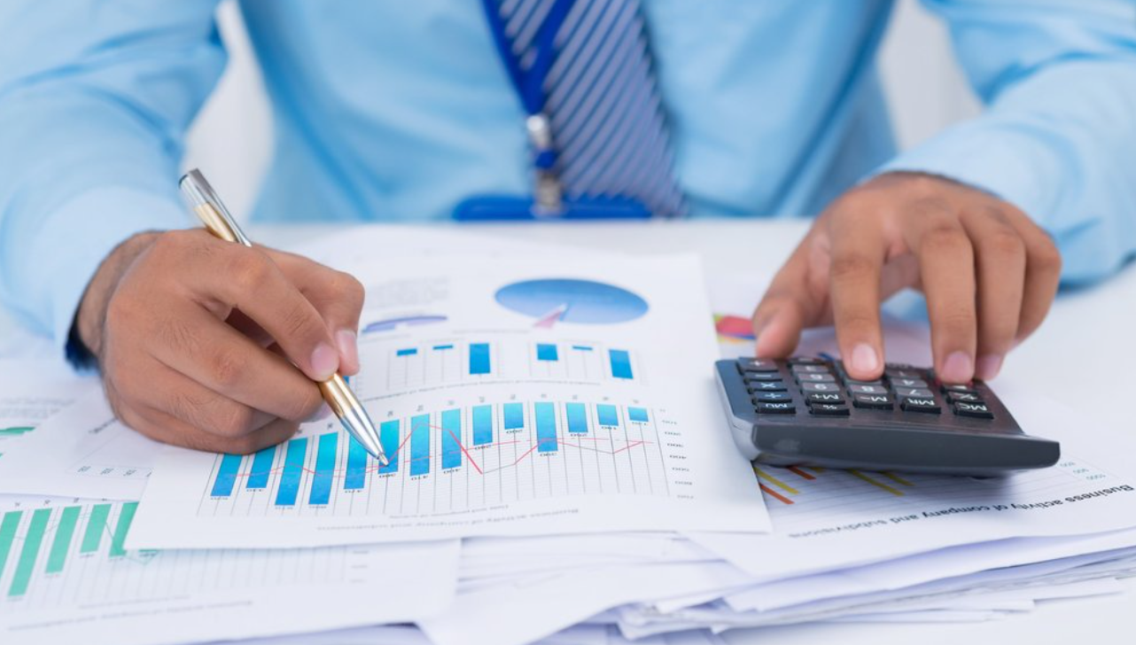 "Explorez les outils et technologies comptables innovantes à Angers : solutions numériques avancées pour une gestion efficace de votre comptabilité. Automatisez vos tâches, suivez vos finances en temps réel et bénéficiez d'un accompagnement personnalisé par des experts locaux."