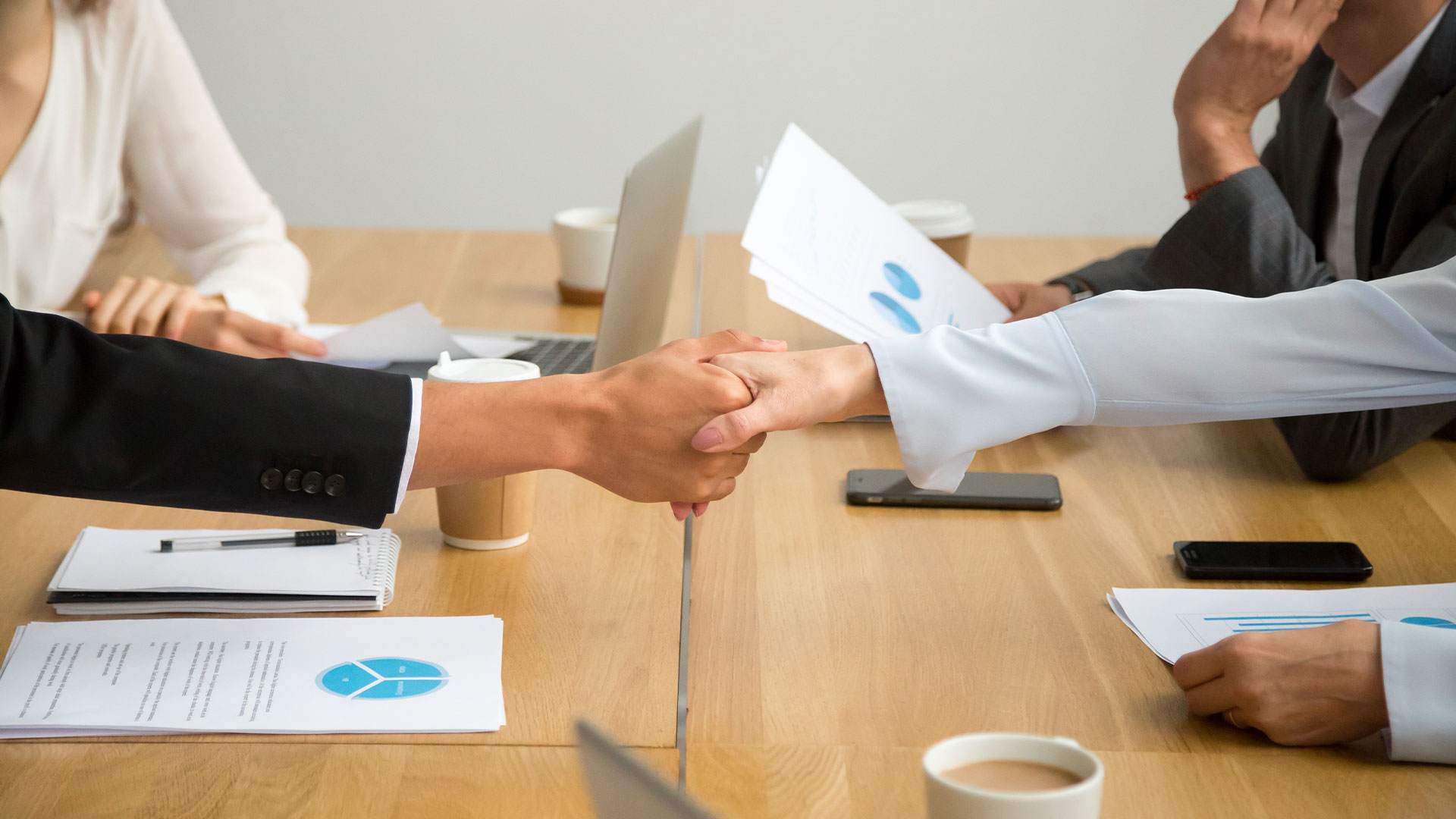 Accompagnement stratégique pour la préparation à la transmission ou la cession d'entreprise à Le Blanc, afin d'assurer une transition fluide et optimiser la valorisation de votre activité.