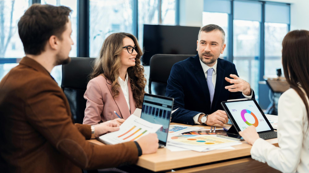 "À Langogne, Easy Expert s'engage aux côtés des initiatives locales, soutenant le développement et le dynamisme des projets régionaux. Ensemble, renforçons l'économie locale."
