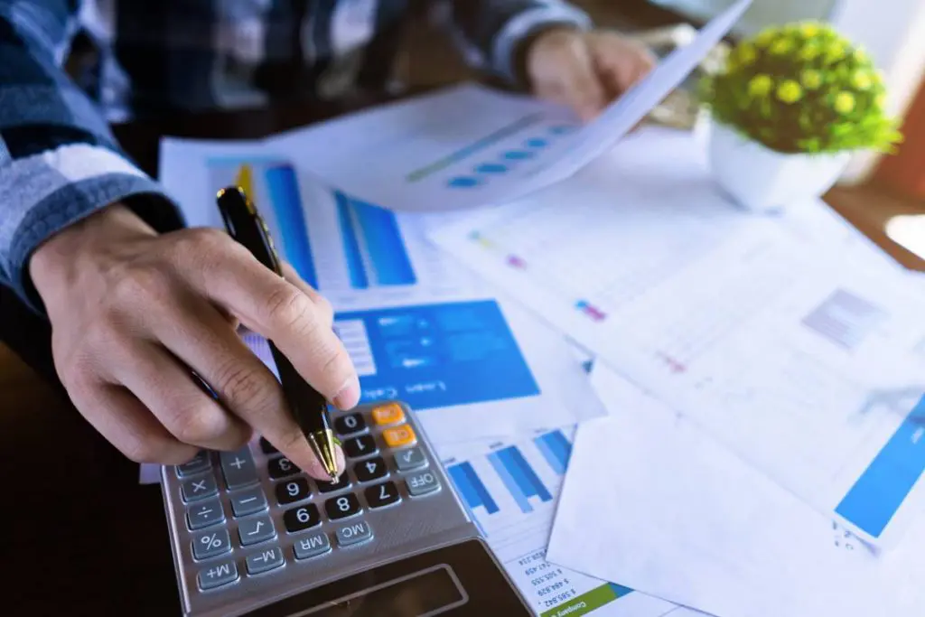 "Easy Expert à Saint-Dié-des-Vosges, votre partenaire pour renforcer la compétitivité locale ! Accompagnement stratégique, solutions personnalisées et expertise locale pour dynamiser votre activité et vous démarquer sur le marché. La réussite à portée de main."