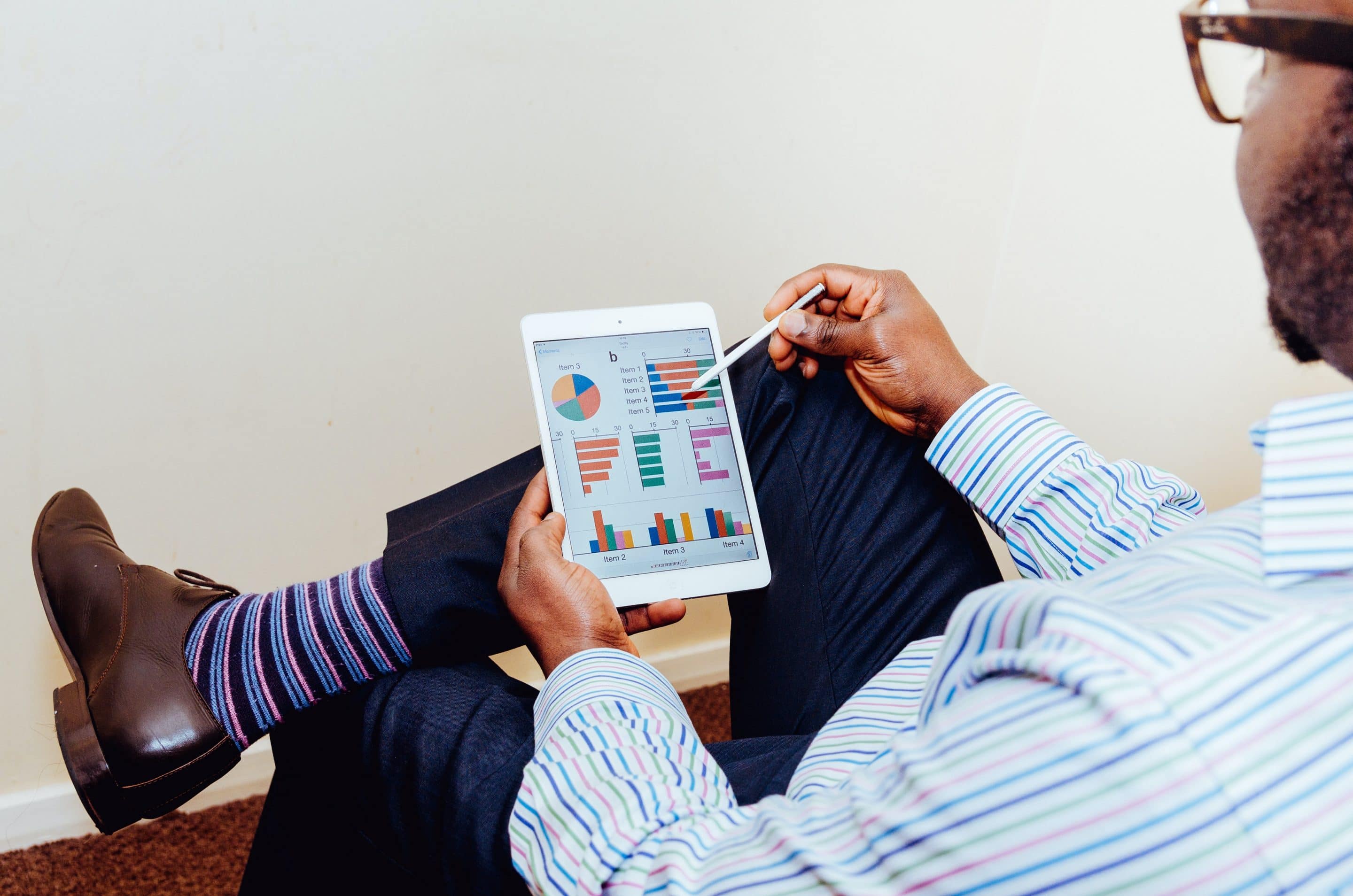 "Profitez d'une disponibilité accumulée et d'une réactivité exemplaire avec Easy Expert à Cherbourg-en-Cotentin : un accompagnement personnalisé pour répondre rapidement et efficacement à tous vos besoins comptables."