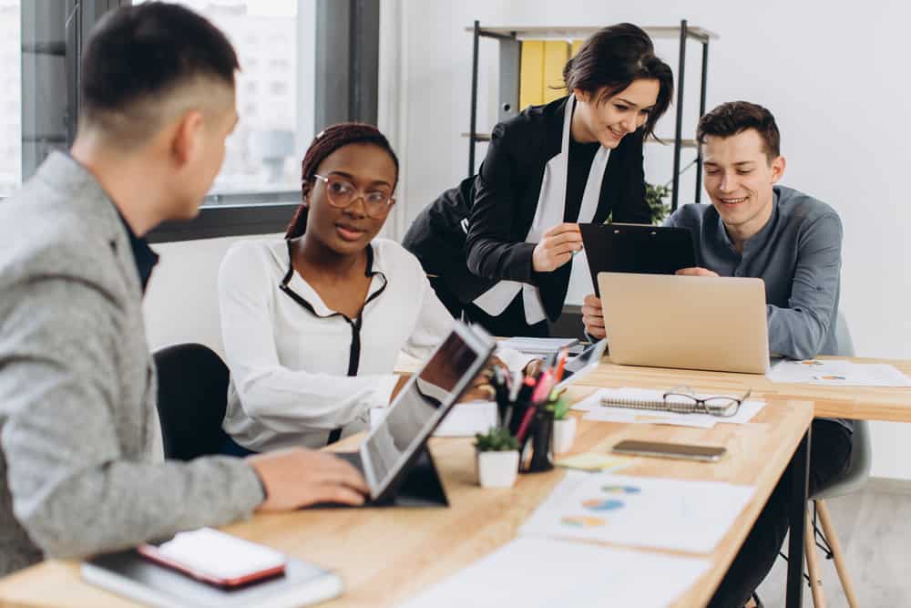"À Thonon-les-Bains, Easy Expert simplifie la gestion de vos obligations sociales. Bénéficiez d’un accompagnement expert pour respecter les réglementations, optimiser vos démarches et gagner du temps pour vous concentrer sur votre activité."