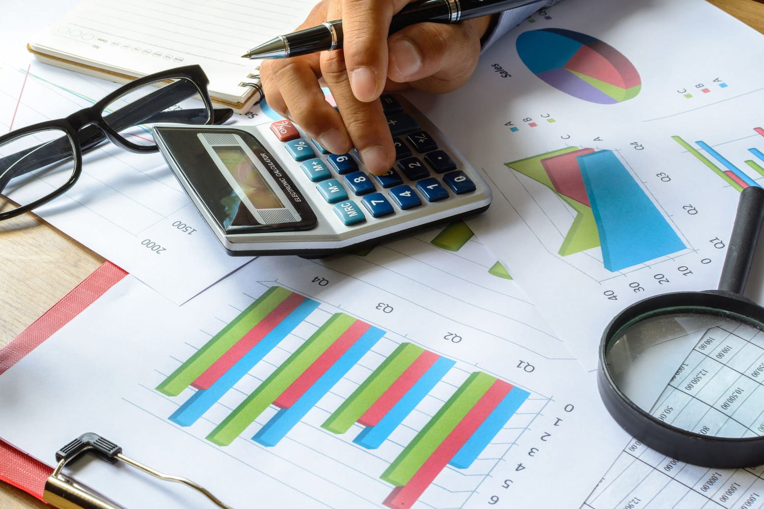 "Boostez la performance des secteurs clés de la région avec Easy Expert à Cosne-Cours-sur-Loire : un accompagnement sur mesure pour valoriser vos activités et maximiser vos opportunités."